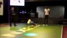 سریعترین مرد جهان اوسین بولت در حال  بازی فوتبال