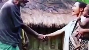 احوال پرسی عجیب قبیله ای در افریقا گويا هنوز از روش اجداد اوليه خود پيروى ميكنند !