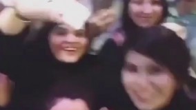 سلفی علیشان خواننده ترک با تهرانی ها در ایران که برای افتتاح یک رستوران به تهران آمده بود. در عرض نی