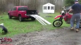 عاشق اون لحظه شدم كه دستاشو به علامت پيروزى ميبره بالا