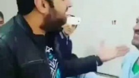 فیلم/ آواز خواندن محمد علیزاده در دیدار با یک جانباز شیمیایى