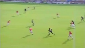 گل از وسط زمین بکهام