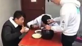 بدبختا قبض روح شدن،  این چه طرزه سوپ آوردنه