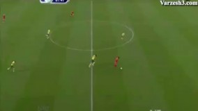 گل از وسط زمین توسط سوارز