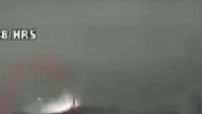 فرو رفتن بشقاب پرنده به داخل اتشفشان