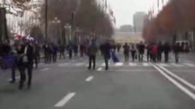 ببینید: دعوای هوادارن در بیرون از ورزشگاه پس از دربی ۸۴، منجر به زخمی شده بیش از صد نفر شد.