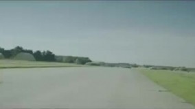  پرش کامیون از خودروی فرمول 1 رنو