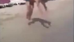  حرکت نمایشی فوق العاده عجیب و حیرت انگیز پسر کنار ساحل!