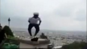  حرکات حیرت انگیز و تماشایی با توپ در ارتفاع مرگبار