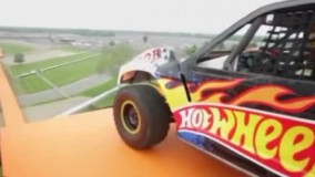  شکستن رکورد پرش با ماشین