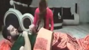 وقتی مادر صبح ها فرزندش رو از خواب بلند میکنه