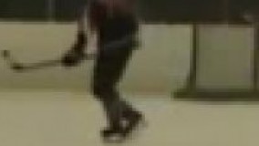 یک حرکت قشنگ تو مسابقه حاکی روی یخ 