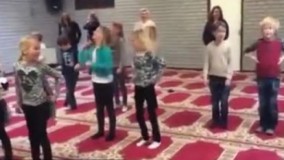  نماز خواندن دختر های خارجی