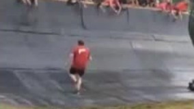  صورتش داغوووووووووون شد