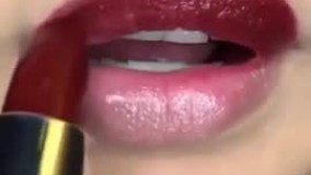 آرایش_لب به همراه خط لب