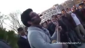 اجرای خیابانی مجید خراطها در پارک دانشجوی تهران در روز مادر