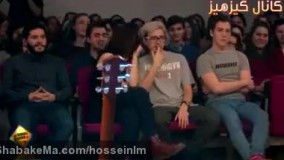  مرد بدون دستی که با پا گیتار مینوازد