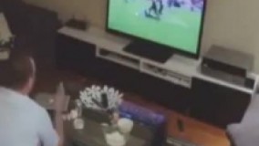  اذیت کردن شوهر هنگام دیدن فوتبال