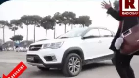 جادوگر ایرانی عکس رو به ماشین تبدیل میکنه و کادو میده به دوست دخترش