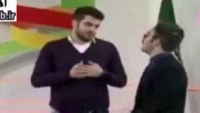 علی ضیا در برنامه زنده با لنگه کفشش مهمان را بیرون کرد!