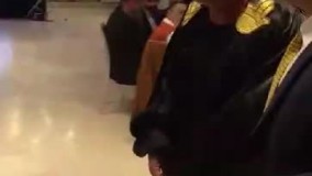 حرکت عجیب و دیدنی این مرد رو ببینید !