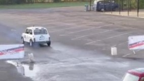 کلیپ دیدنی- چقدر دقیق پارک کرد