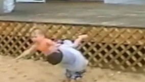 پسرا از همون بچگی تکیه گاه دخترا هستن... اما اینکه تکیه گاه محکمی هستند یا نه معلوم نیست ؟؟!!