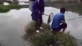 یه روز شاد و ماهی گیری پسرونه.خنده دار