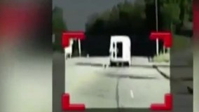 سقوط دختر 4 ساله از اتوبوس از در حال حرکت