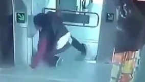 خدا هیشکی رو اینجوری شرمنده ی احمق بازیاش نکنه 