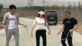 کلیپ جدید از سرکار گذاشتن دختر توسط دو پسر