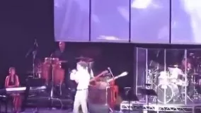 محمد رضا گلزار در کنسرت شادمهر عقیلی