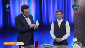 تقلید حرکات مهدی طارمی توسط فرشاد احمدزاده در برنامه زنده