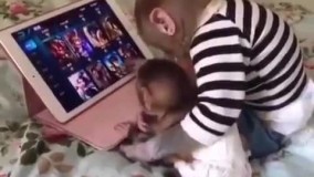 دارن بازی میکنن !