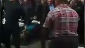 ماهی فروشی با رقص  ????  شمالی‌ها هر چقدر که مهربان هستند، به همان نسبت هم شادند ????????