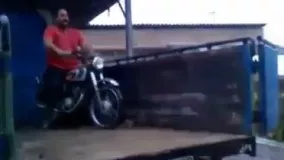 موتور سوار خسته