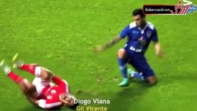 10 حرکت خشن در فوتبال که منجر به اخراج شد