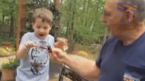 پدر بزرگه هم ول کرد خرچنگو از ترس