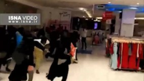 فیلم کتک کاری زنان سعودی برای خرید لباس ارزان!