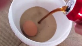 تخم مرغ در کوکا کولا 