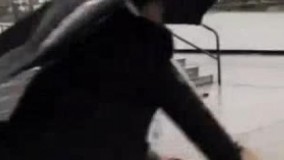 وقتی یکی یه غلطی می کنه ما باید تاوانشو بدیم ????????????????????  یارو بدبخت افتاد تو دریاچه????????