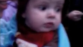 واکنش جالب بچه به آتش بازی ... خیلی باحاله