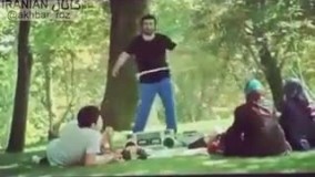 سکانس رقصیدن رضا عطاران در فیلم «نهنگ عنبر2»????????