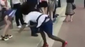 ببین ته خندس