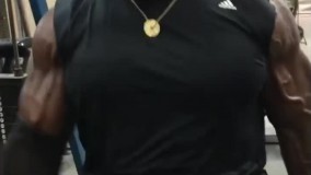 ویدیو بدنسازی و تمرین رونی کلمن در سن 52 سالگی