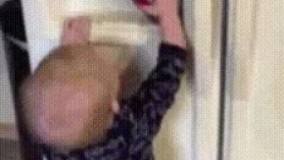  وقتی روزه نیستی و یواشکی میخوای آب بخوری یدفعه بابات میاد آشپزخونه 