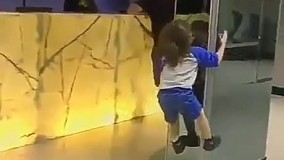 از دیوار راست میره بالا