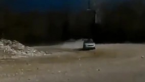 انگار نه انگار که ماشینش چپ کرد به راهش ادامه داد ????  