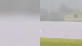 بارش تگرگ در ایالت میسوری در آمریکا ???? اندازه برخی از این تگرگ‌ها به اندازه یک توپ بیسبال است