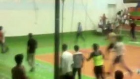 درگیری بین تیمهای والیبال شاه جهان آباد میبد وقصر اردکان از سری مسابقات جام رمضان در تالار تختی 